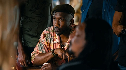 Скарлетт Йоханссон и другие актёры на кадрах «Мира Юрского периода: Возрождение»