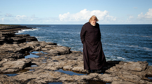 Трагикомедия «Голгофа» с Бренданом Глисоном вновь появится в кинотеатрах России