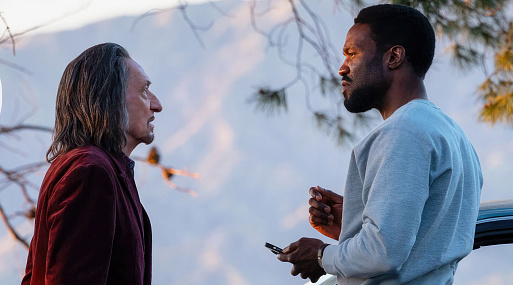 Бен Кингсли и Яхья Абдул-Матин II на новом кадре сериала «Чудо-человек»