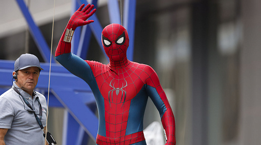 Том Холланд на съёмках «Человека-Паука: Новый день»