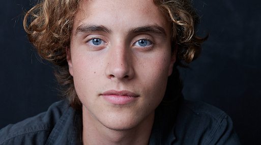 Джозеф Зада сыграет молодого Хеймитча Абернити в приквеле «Голодных игр»