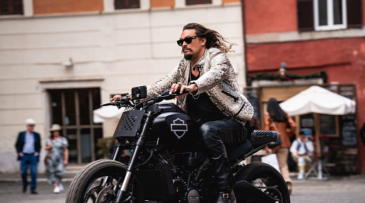 Джейсону Момоа сносит крышу в новом тизере «Форсажа 10»