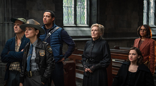 Представлен новый постер детектива «Достать ножи: Воскрешение покойника»