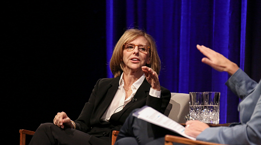 Слух: новый ромком Нэнси Майерс отложен из-за проблем с графиком