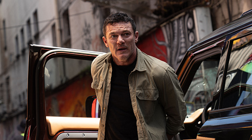 Люк Эванс крушит противников в трейлере фильма «Агент на уикенд»