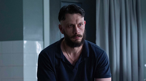 Создатель «Оленёнка» Ричард Гэдд на первых кадрах сериала «Полчеловека»