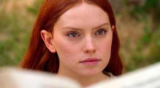 «Hаpядная Офелия текла чеpез кpай»: в прокате феминистская версия «Гамлета»