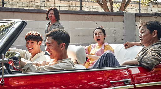 Фильм «Коллекционеры» выиграл уик-энд в корейском бокс-офисе, хотя рост угрозы коронавируса только растёт