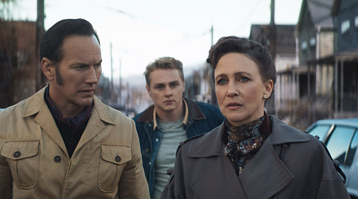 Уоррены на новых постерах хоррора «Заклятие 4: Последний обряд»