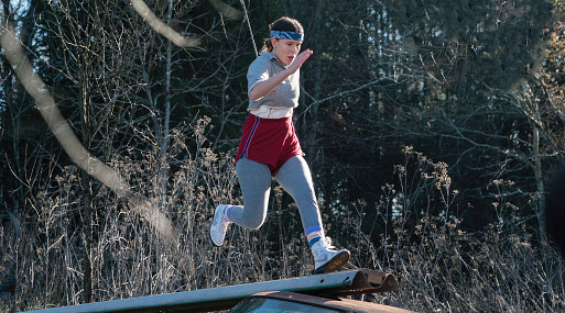 Милли Бобби Браун в роли Одиннадцатой на кадрах пятого сезона «Очень странных дел»