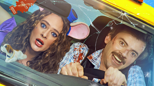 Антон Лапенко и Аглая Тарасова бегут от киллера в комедии «Тополиный пух»