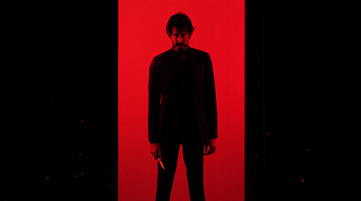 Дев Патель в трейлере криминального боевика «Манкимэн»