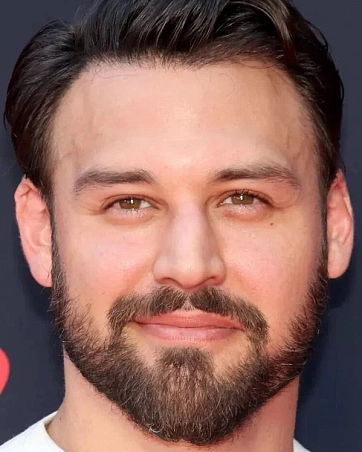 Райан Гузман