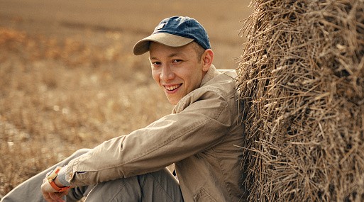 Лев Зулькарнаев и Денис Прытков в первом тизере «Она такая классная»