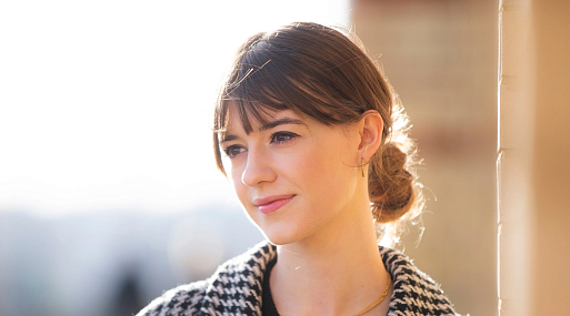 Дэйзи Эдгар-Джонс и Джейкоб Элорди готовятся к азартным играм