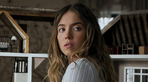 Сидни Суини и Аманда Сайфред на первых кадрах психологического триллера «Служанка»