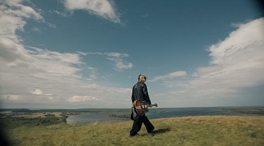 Звуки новой эпохи: названа дата выхода документального сериала «Громко и честно»