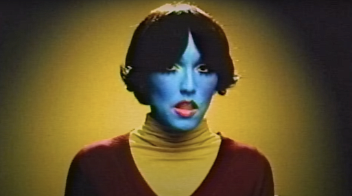 Композитор Дэнни Элфман выпустил VHS-клип на ремикс Happy от Boy Harsher