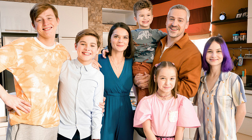 Вышел трейлер комедийного сериала «Многодетство»