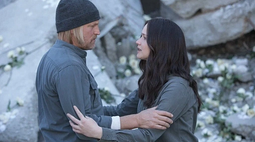 Голодные игры: Сойка-пересмешница. Часть I