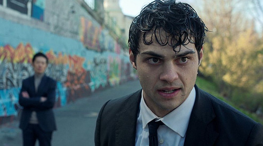 На Netflix выйдет шпионский сериал «Рекрут» с Ноем Сентинео: трейлер