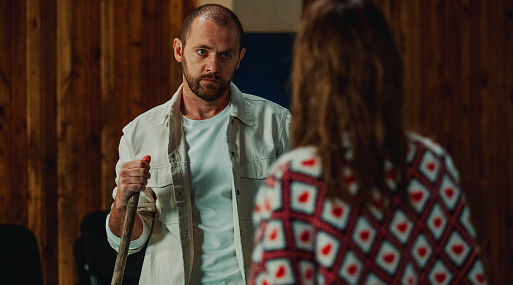 Любовь Аксёнова и Денис Шведов снова ссорятся в трейлере драмы «Бывшие. Happy end»