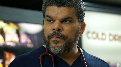 Луис Гусман станет патриархом семейки Аддамс в сериале Тима Бёртона