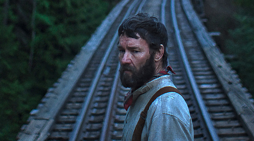 Меланхолия трудяги: Джоэл Эдгертон в трейлере драмы «Сны поездов»