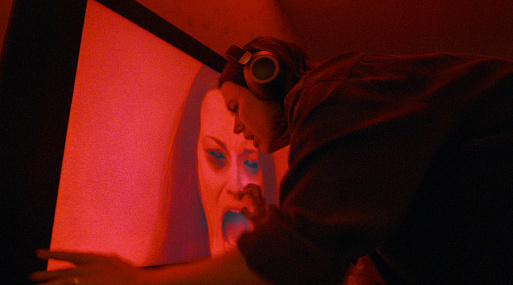 Премьера локализованного трейлера звукового хоррора «Полутон» от A24