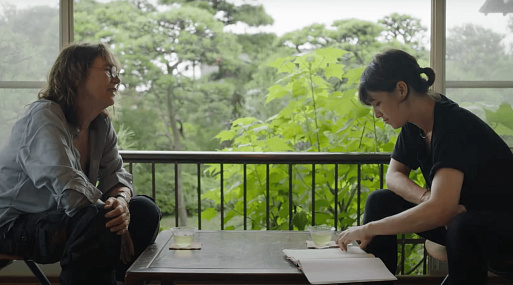 Джейн Биркин обнажает душу Шарлотте Генсбур в трейлере сольного фильма