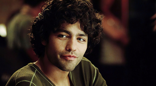 Герой Эдриана Гренье не появится в сиквеле «Дьявол носит Prada»