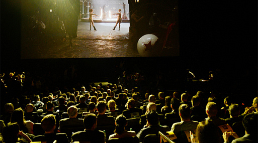 Британские кинотеатры откроются не раньше июля