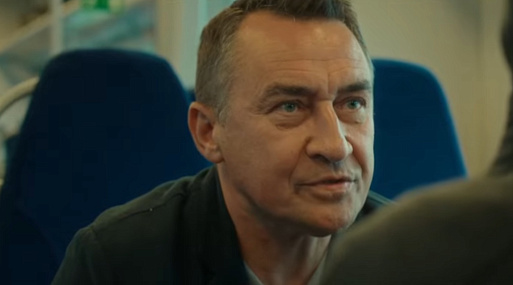 Дмитрий Дюжев и Камиль Ларинизер в тизере альманаха «Родные люди»