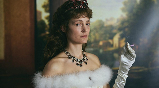 Фильм «Корсаж» с Вики Крипс победил на Лондонском кинофестивале — 2022
