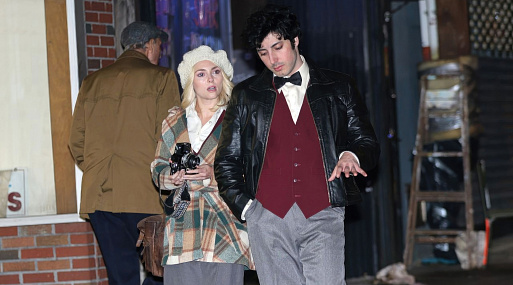 Энтони Ипполито и Аннасофия Робб на съёмках фильма «Рокки — это я»