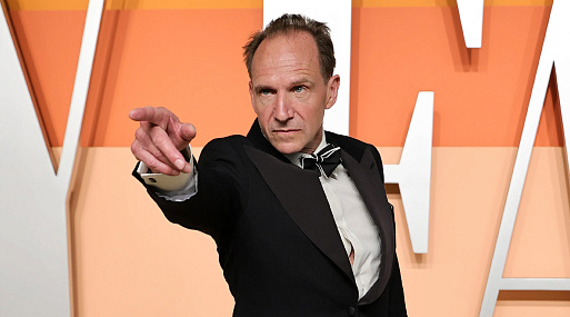 Слух: Рэйф Файнс сыграет Кориолана Сноу в приквеле «Голодных игр»