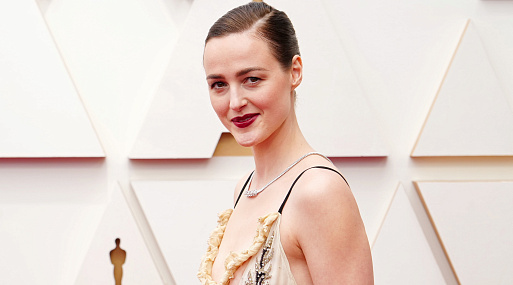 Ренате Реинсве может сняться с Педро Паскалем в новом фильме режиссёра «Варвара»