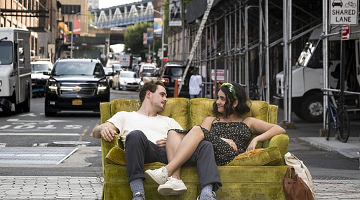 Sony перенесла премьеру «Галереи разбитых сердец» со звездой «Очень странных дел» на август