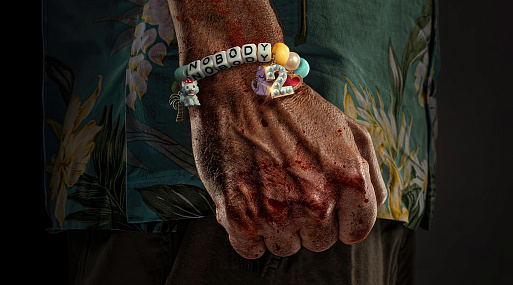 Хатч сжимает кулак на первом постере боевика «Никто 2»