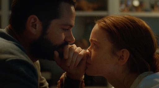 Тейлор Свифт сняла короткометражный фильм All Too Well с Сэди Синк и Диланом О'Брайеном