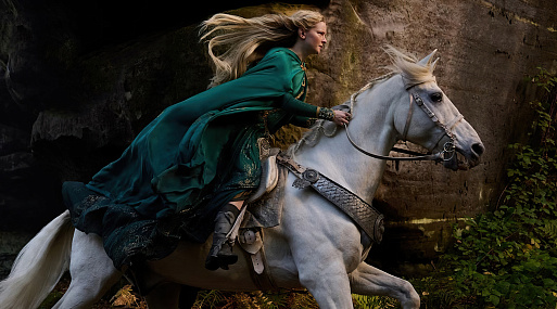 Галадриэль мчится вдаль на свежих кадрах «Колец власти»