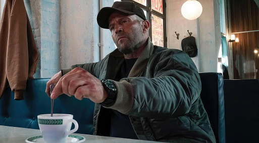 «Мастер» Джейсон Стэйтем выполняет свою работу в новом фрагменте боевика