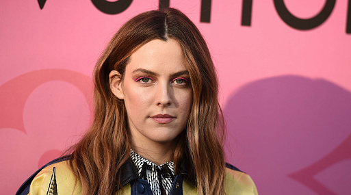 У Райли Кио будет главная роль в сериале «Под мостом» от Hulu