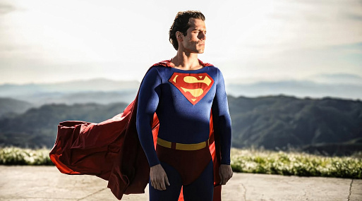 Генри Кавилл в костюме Супермена Кристофера Рива на фото Зака Снайдера