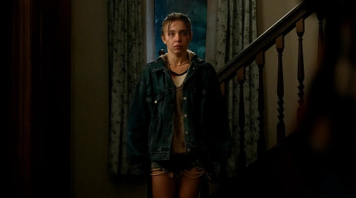 Джулианна Мур и Сидни Суини на первых кадрах фильма Echo Valley