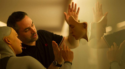 Автор «Разрабов» и «Из машины» рассказал о своём следующем проекте – сериале о гражданском неповиновении