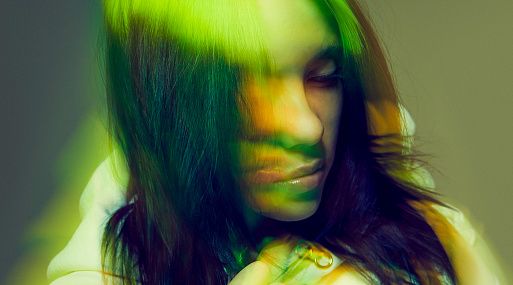 «Билли Айлиш: Слегка размытый мир»: документалка о внезапной славе, честной поп-музыке и любящей маме