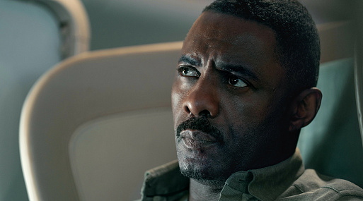 На Apple TV стартовал второй сезон «Захваченного рейса» с Идрисом Эльбой