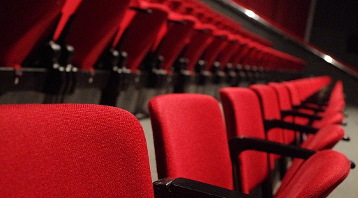 Хроника отступления коронавируса: в Китае за неделю открылось более пятисот кинотеатров