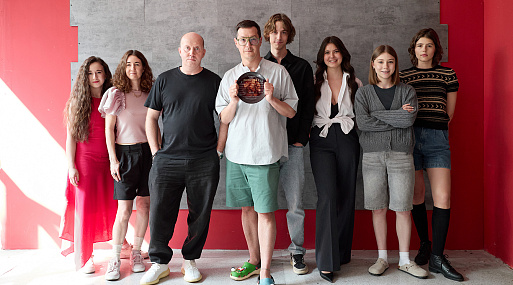 Сергей Бурунов и исполнительница хита «Сигма Бой» озвучили стимпанк-аудиодраму «Потомокъ»